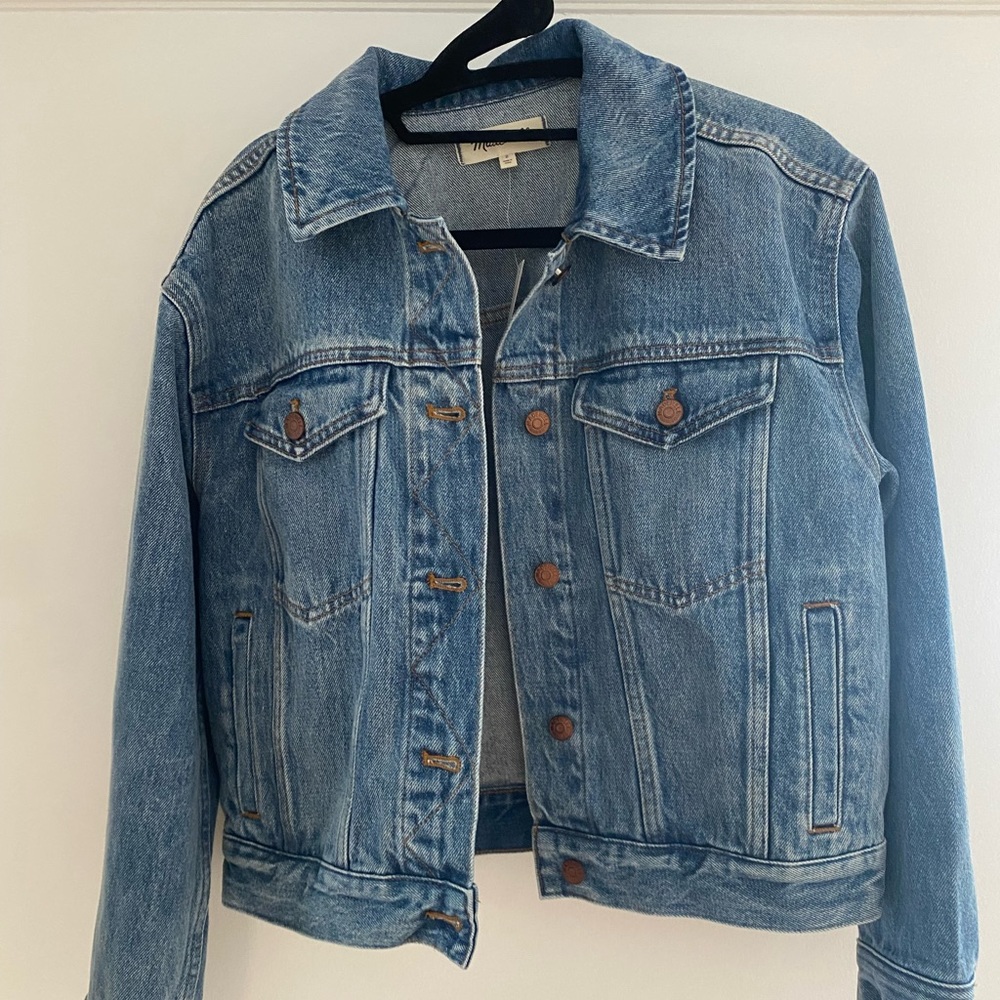 Madewell cropped trucker jean jacket in Woodlawn wash